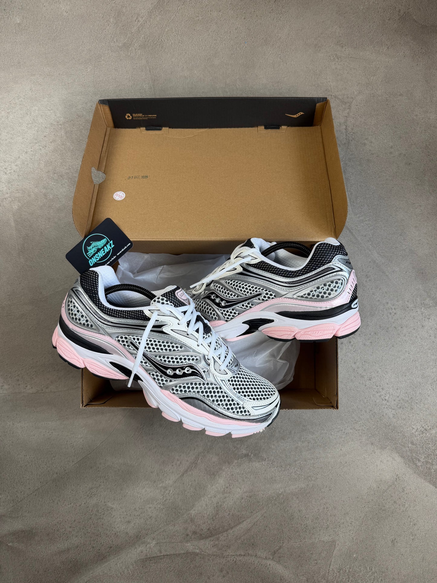 Saucony ProGrid Omni 9 Pink/Silver