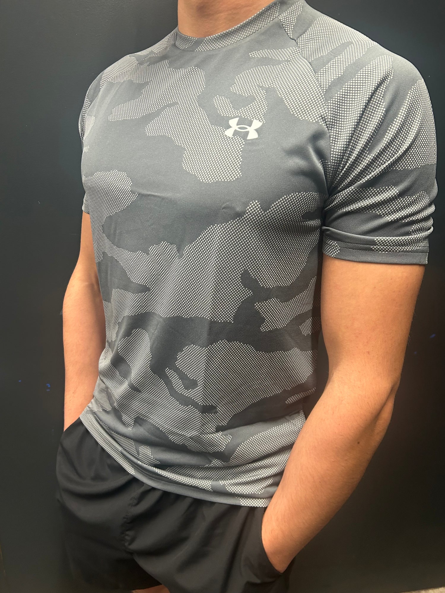 TOPS & T-SHIRTS