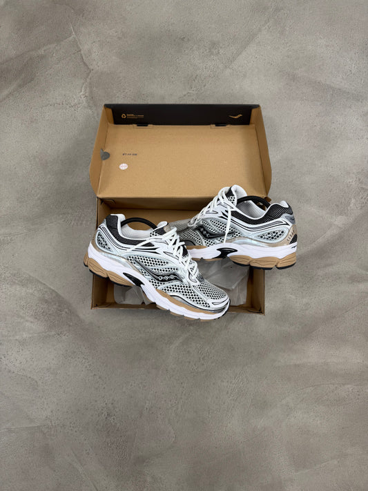Saucony Pro Grid Omni 9 White Saddle