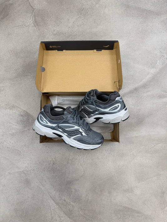 Saucony ProGrid Omni 9 Carbon/Cadet