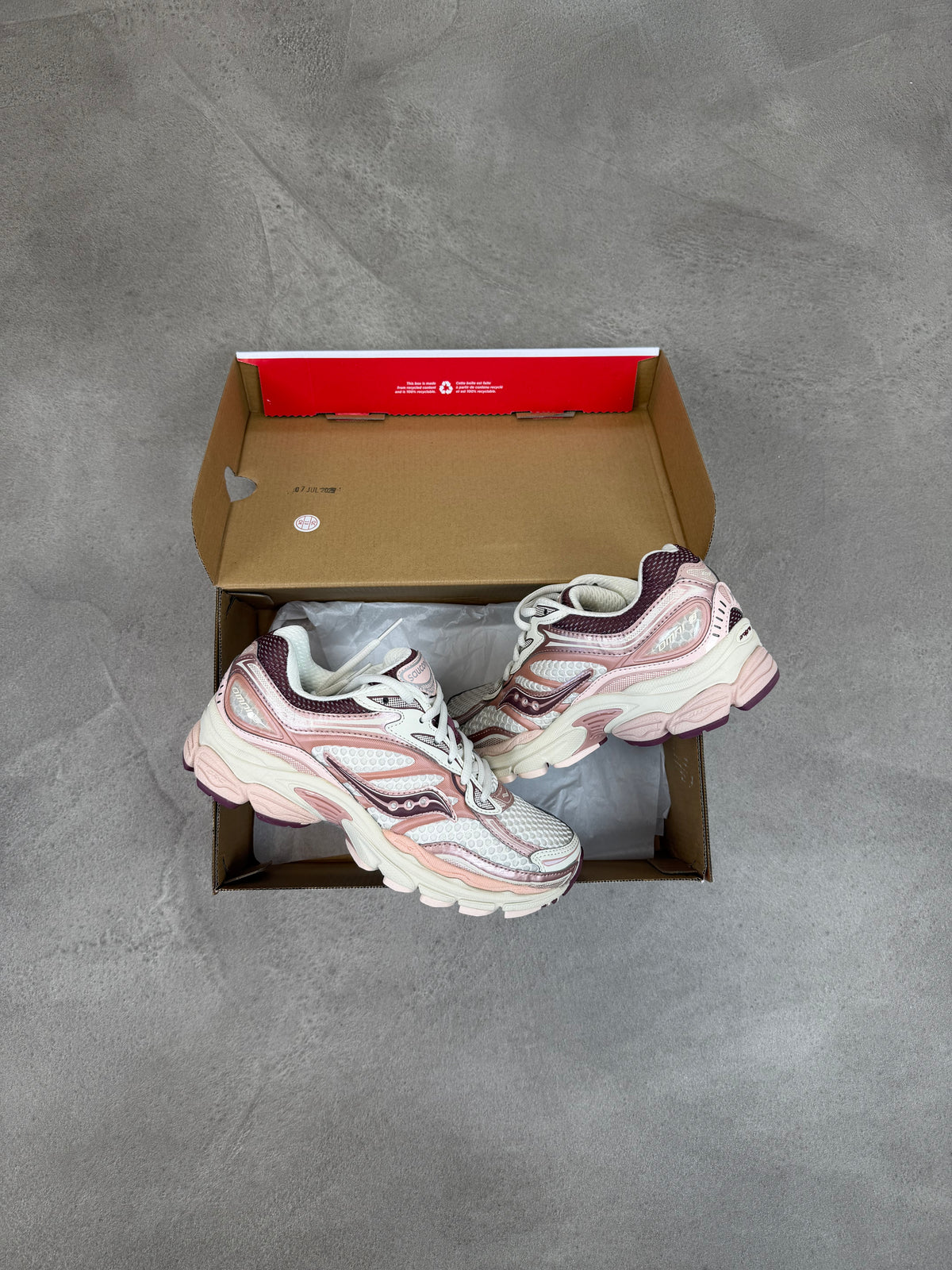 Saucony ProGrid Omni 9 Ivory Peony