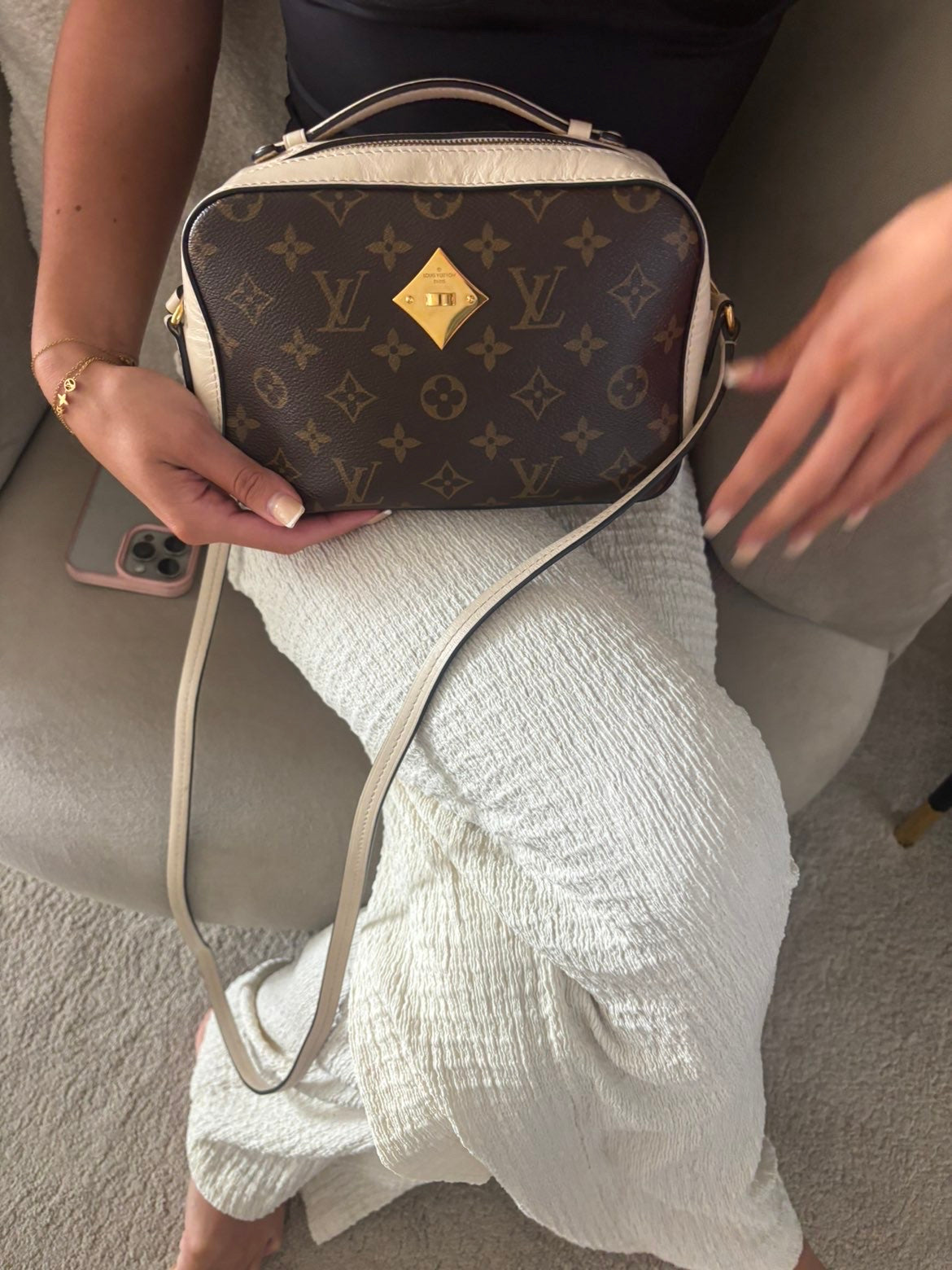 Ladies Louis Vuitton Saintonge Monogram shoulder crossbody bag
